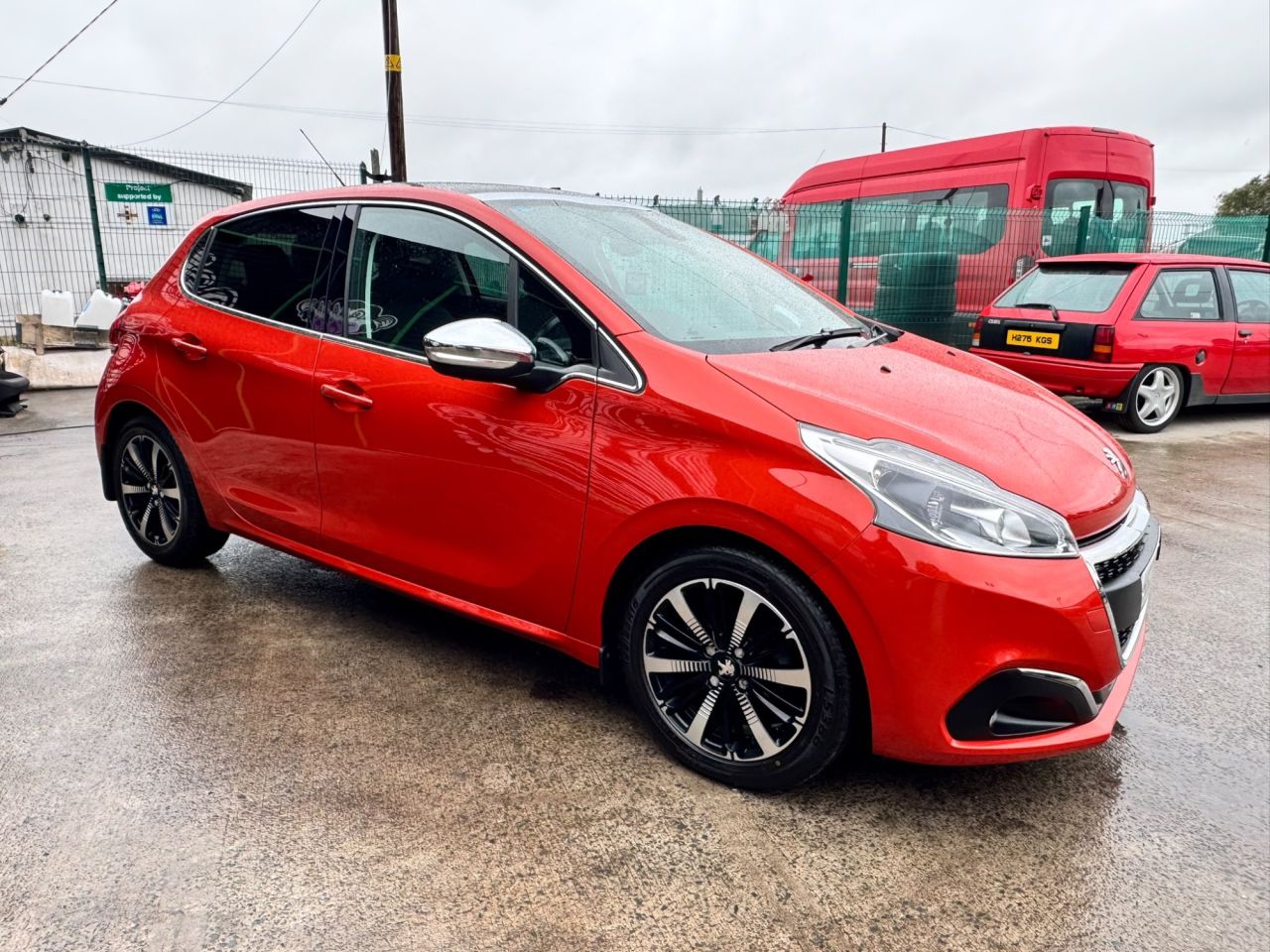 2017 PEUGEOT 1.2 PureTech Allure Premium Hatchback 5dr Petrol Manual Euro 6 (82 ps) - vehicle photo 7 for sale on PureCar