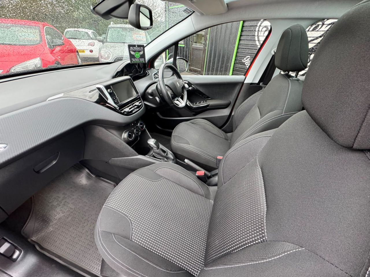 2017 PEUGEOT 1.2 PureTech Allure Premium Hatchback 5dr Petrol Manual Euro 6 (82 ps) - vehicle photo 11 for sale on PureCar
