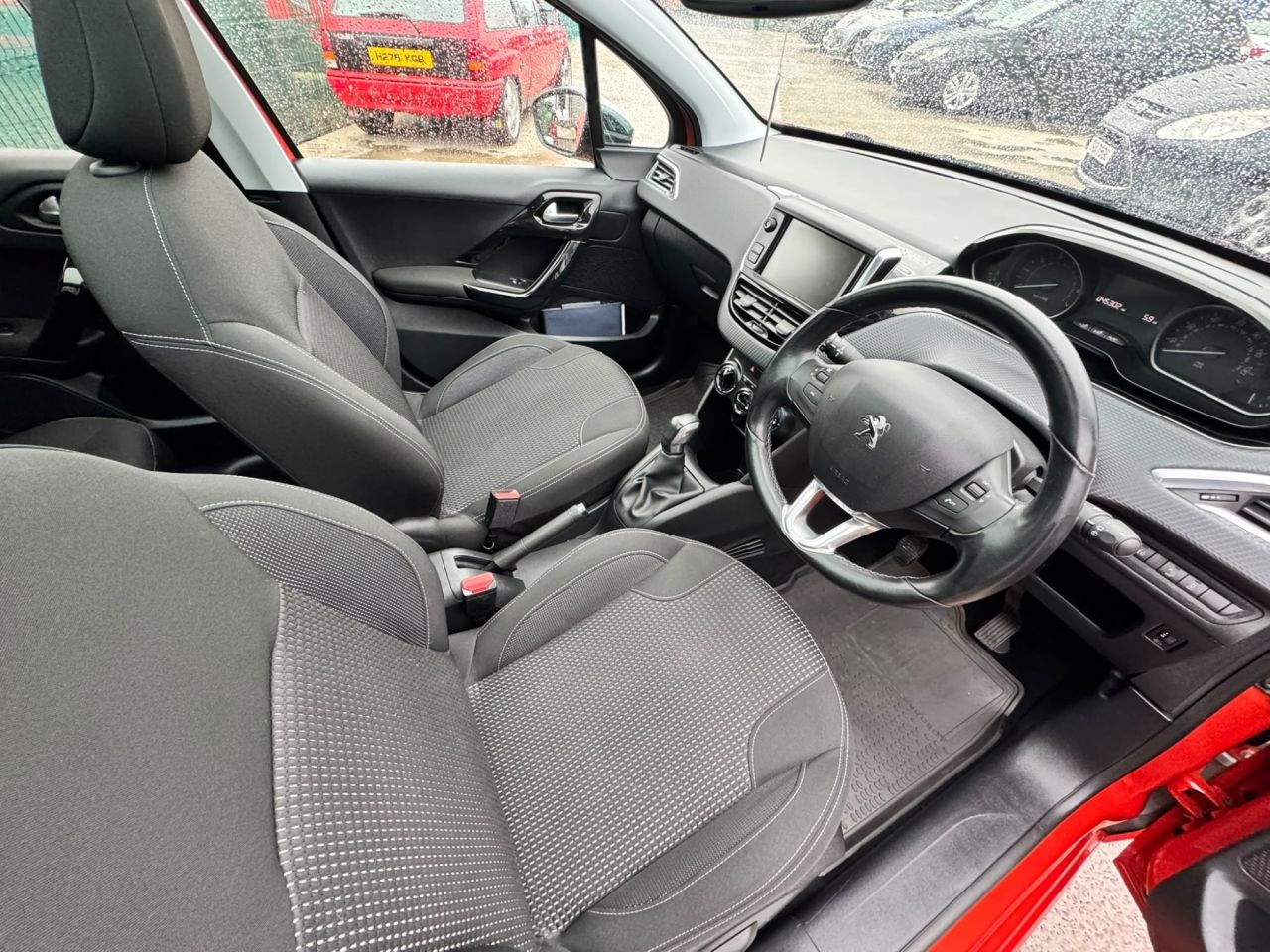 2017 PEUGEOT 1.2 PureTech Allure Premium Hatchback 5dr Petrol Manual Euro 6 (82 ps) - vehicle photo 15 for sale on PureCar