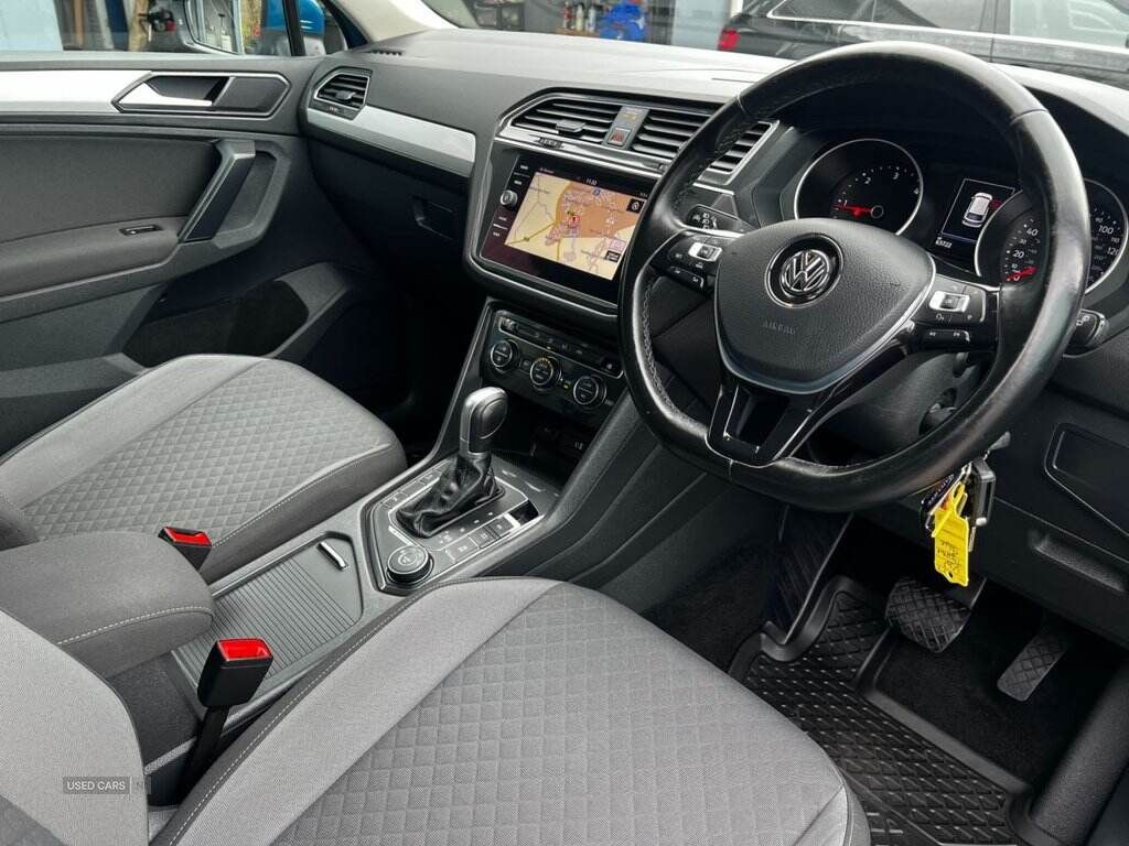 2017 VOLKSWAGEN TIGUAN 2.0 TDI SE Navigation SUV 5dr Diesel DSG 4Motion Euro 6 (s/s) (150 ps) - vehicle photo 4 for sale on PureCar