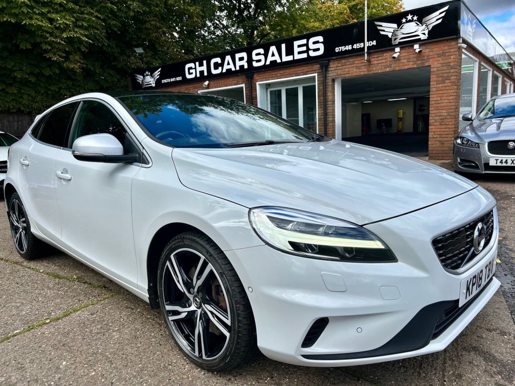 Volvo V40 2.0 D4 R-Design Pro Hatchback 5dr Diesel Auto Euro 6 (s