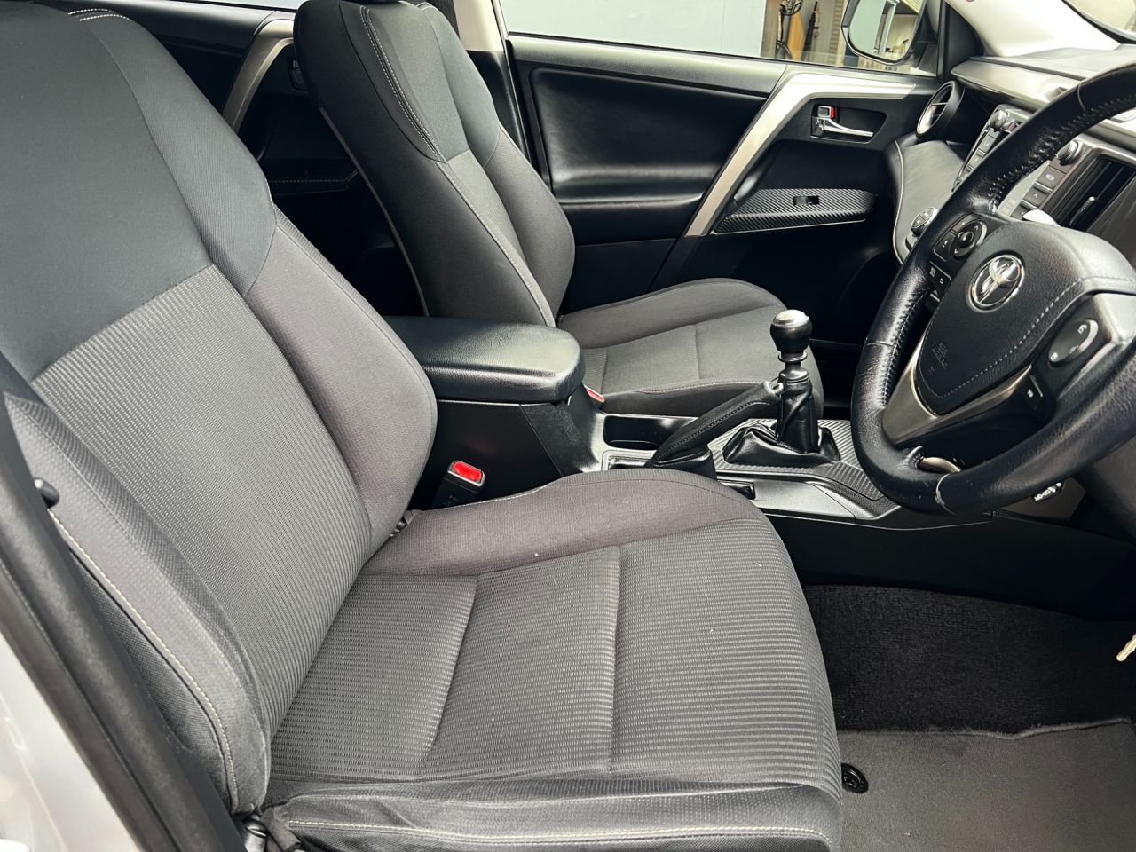 2013 TOYOTA RAV4 2.2 D-4D Icon SUV 5dr Diesel Manual 4WD Euro 5 (150 ps) - vehicle photo 10 for sale on PureCar