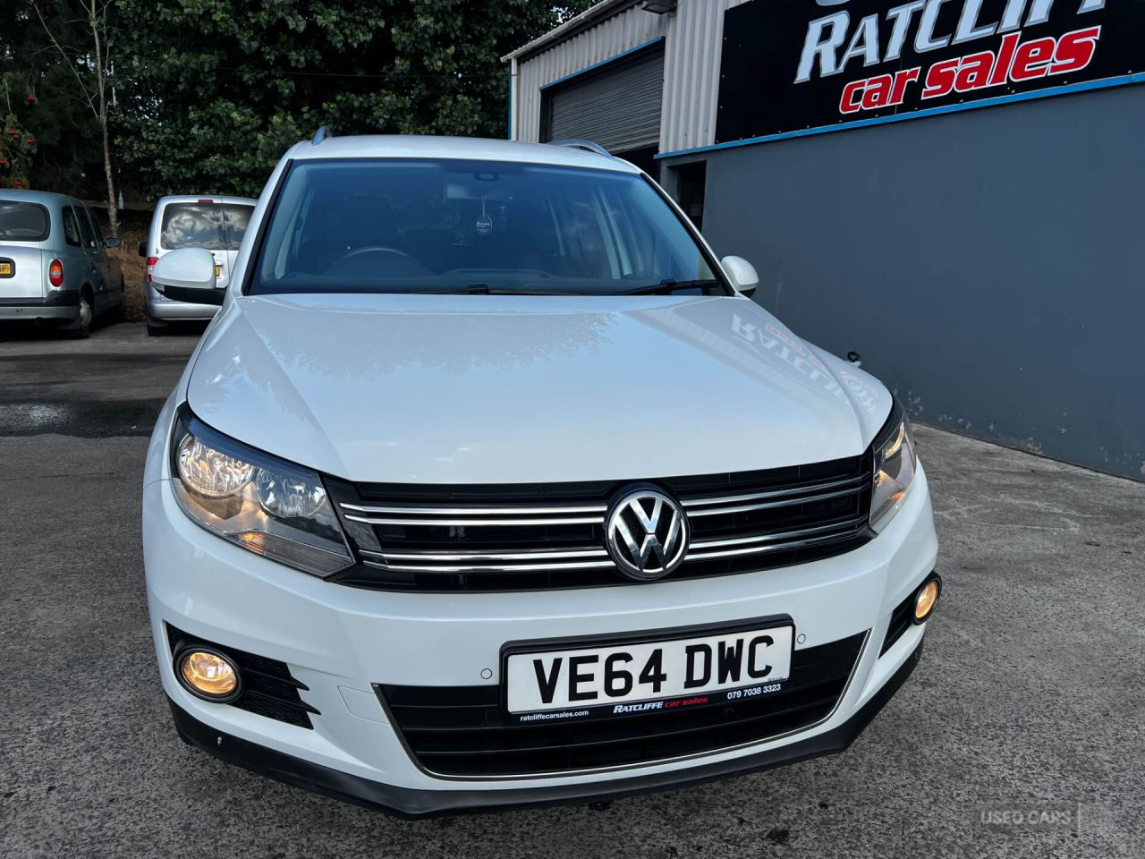 2014 VOLKSWAGEN TIGUAN 2.0 TDI BlueMotion Tech Match SUV 5dr Diesel Manual 4WD Euro 5 (s/s) (140 p - vehicle photo 2 for sale on PureCar
