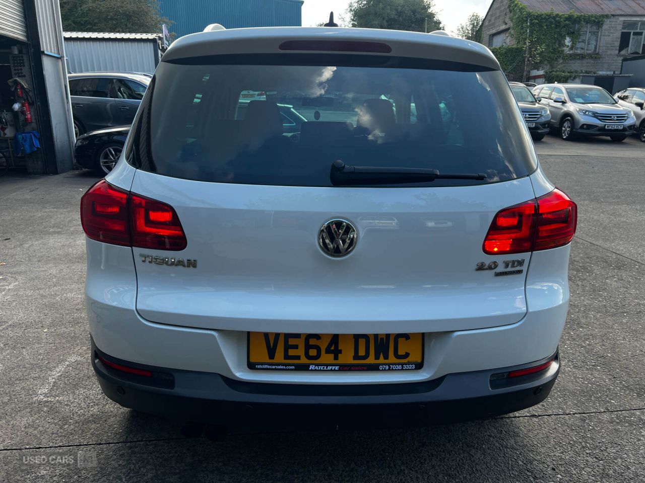 2014 VOLKSWAGEN TIGUAN 2.0 TDI BlueMotion Tech Match SUV 5dr Diesel Manual 4WD Euro 5 (s/s) (140 p - vehicle photo 5 for sale on PureCar