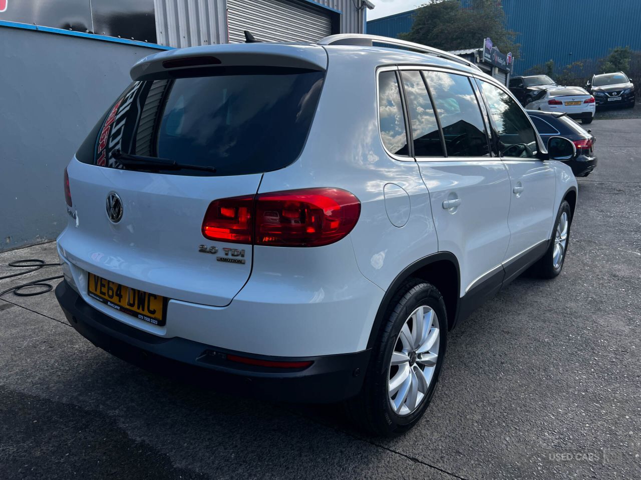 2014 VOLKSWAGEN TIGUAN 2.0 TDI BlueMotion Tech Match SUV 5dr Diesel Manual 4WD Euro 5 (s/s) (140 p - vehicle photo 6 for sale on PureCar