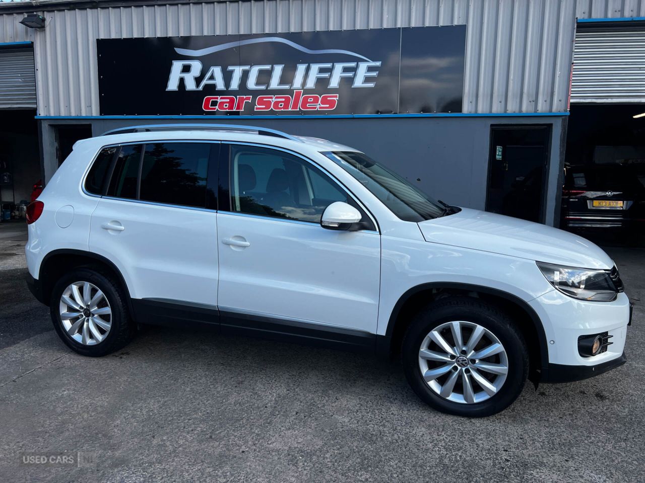 2014 VOLKSWAGEN TIGUAN 2.0 TDI BlueMotion Tech Match SUV 5dr Diesel Manual 4WD Euro 5 (s/s) (140 p - vehicle photo 7 for sale on PureCar