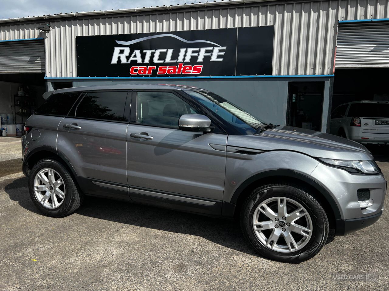 2013 LAND ROVER RANGE ROVER EVOQUE 2.2 SD4 Pure SUV 5dr Diesel Manual 4WD Euro 5 (s/s) (190 ps) - vehicle photo 6 for sale on PureCar