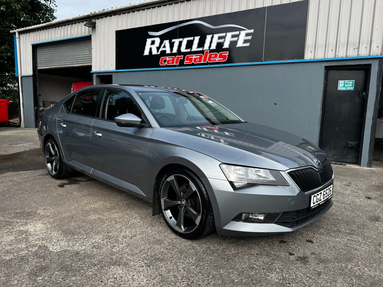SKODA SUPERB 2016