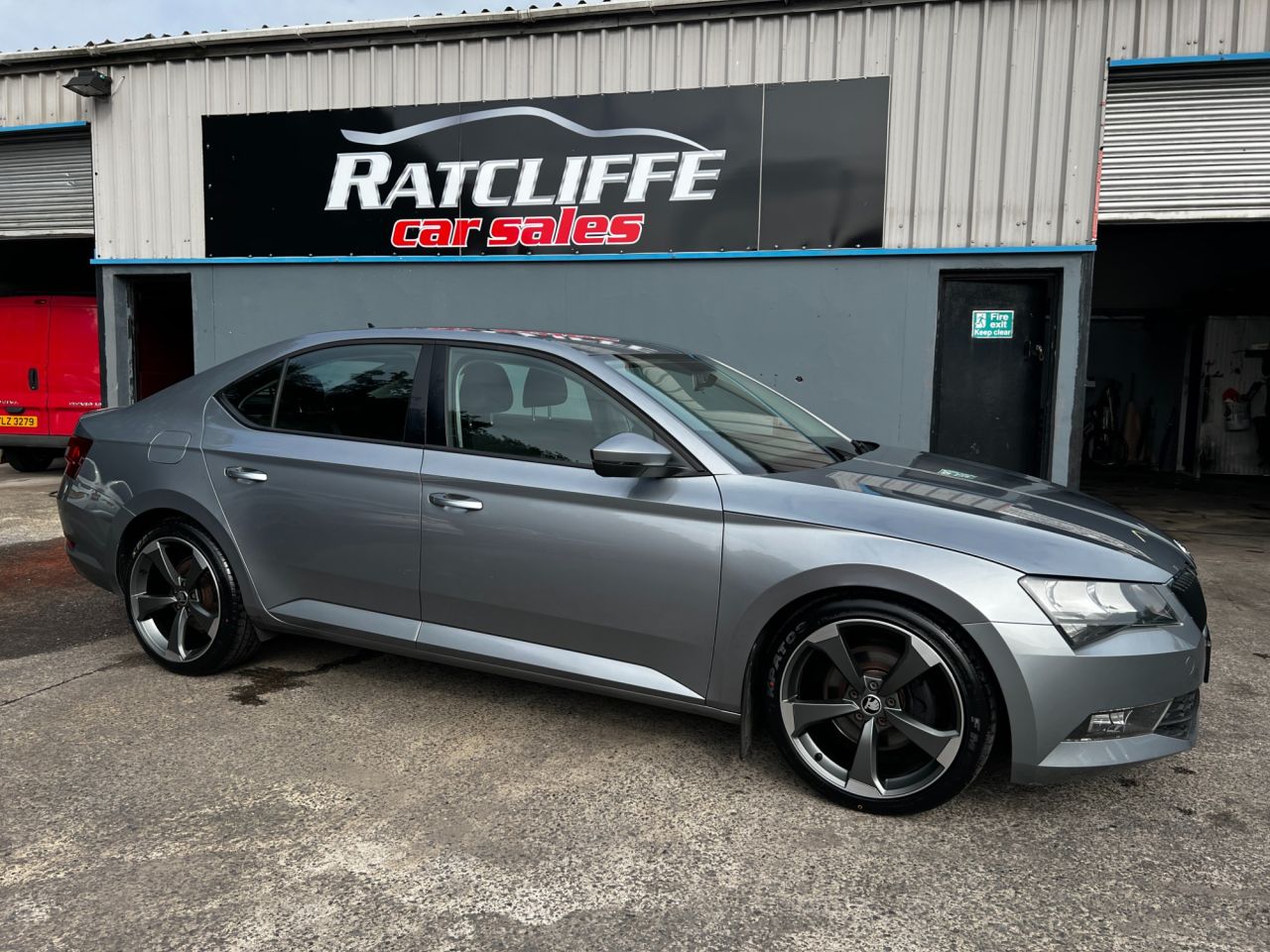 2016 SKODA SUPERB 1.6 TDI S Hatchback 5dr Diesel Manual Euro 6 (s/s) (120 ps) - vehicle photo 2 for sale on PureCar