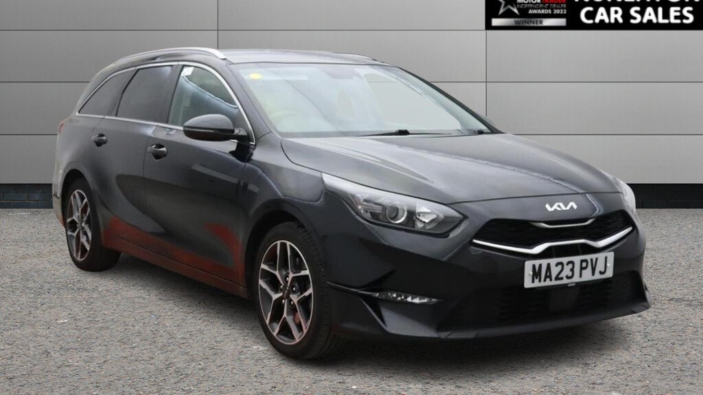 2023 Kia Ceed — image 1