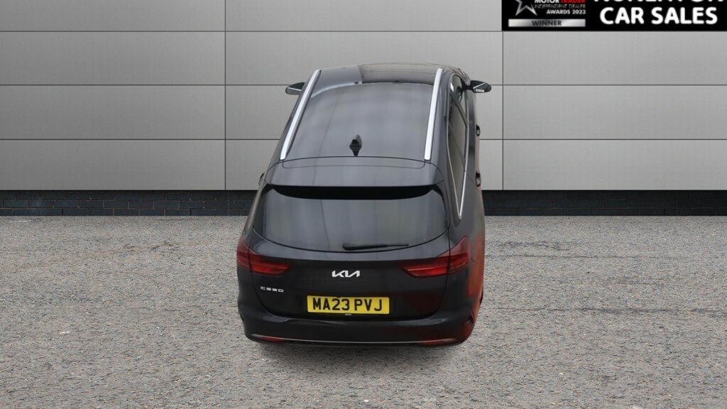 2023 Kia Ceed — image 4
