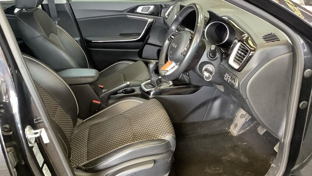2023 Kia Ceed — image 7