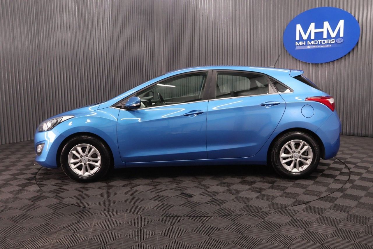 2016 HYUNDAI I30 1.6 CRDi Blue Drive SE Nav Hatchback 5dr Diesel Manual Euro 6 (s/s) (110 ps - vehicle photo 4 for sale on PureCar