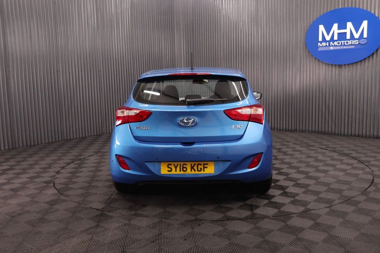 2016 HYUNDAI I30 1.6 CRDi Blue Drive SE Nav Hatchback 5dr Diesel Manual Euro 6 (s/s) (110 ps - vehicle photo 6 for sale on PureCar