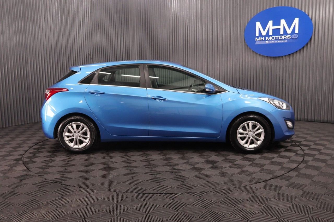 2016 HYUNDAI I30 1.6 CRDi Blue Drive SE Nav Hatchback 5dr Diesel Manual Euro 6 (s/s) (110 ps - vehicle photo 8 for sale on PureCar
