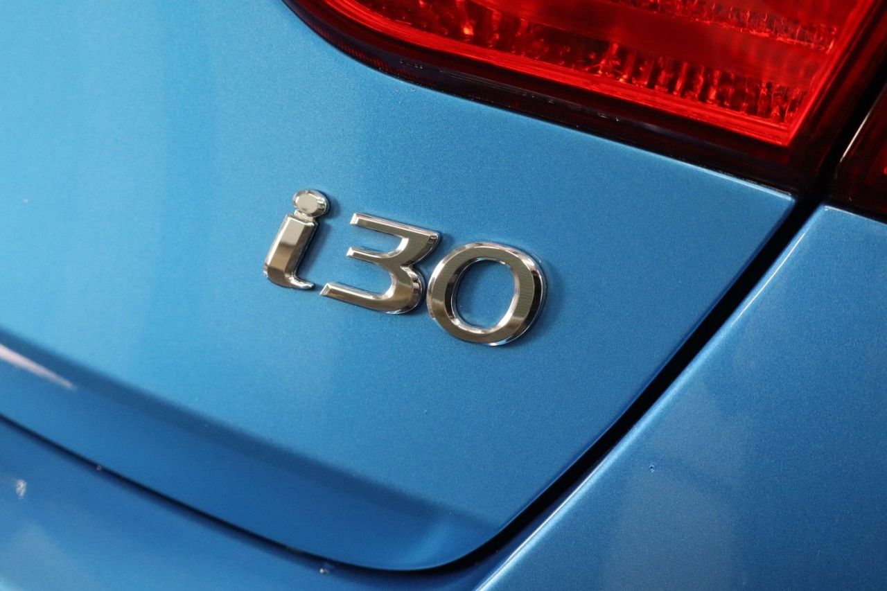 2016 HYUNDAI I30 1.6 CRDi Blue Drive SE Nav Hatchback 5dr Diesel Manual Euro 6 (s/s) (110 ps - vehicle photo 13 for sale on PureCar