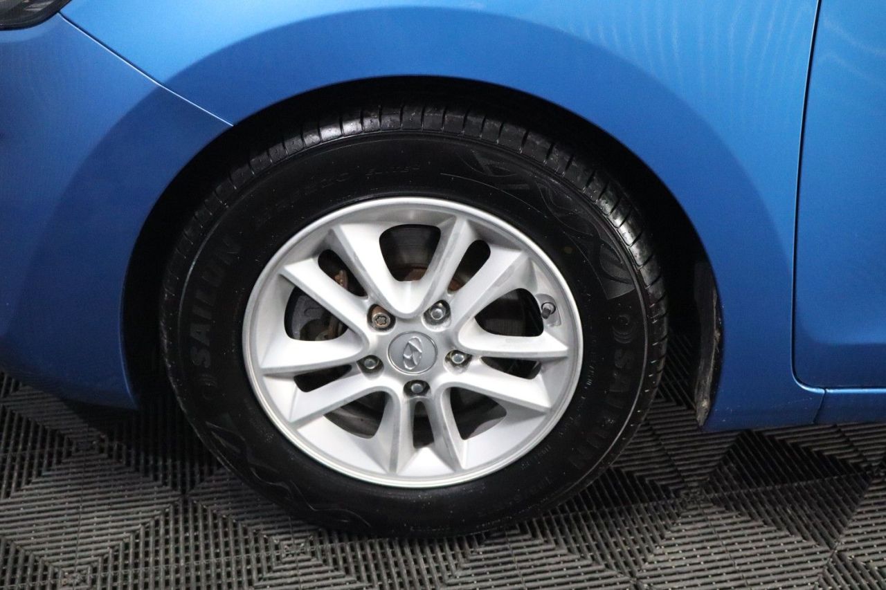 2016 HYUNDAI I30 1.6 CRDi Blue Drive SE Nav Hatchback 5dr Diesel Manual Euro 6 (s/s) (110 ps - vehicle photo 15 for sale on PureCar