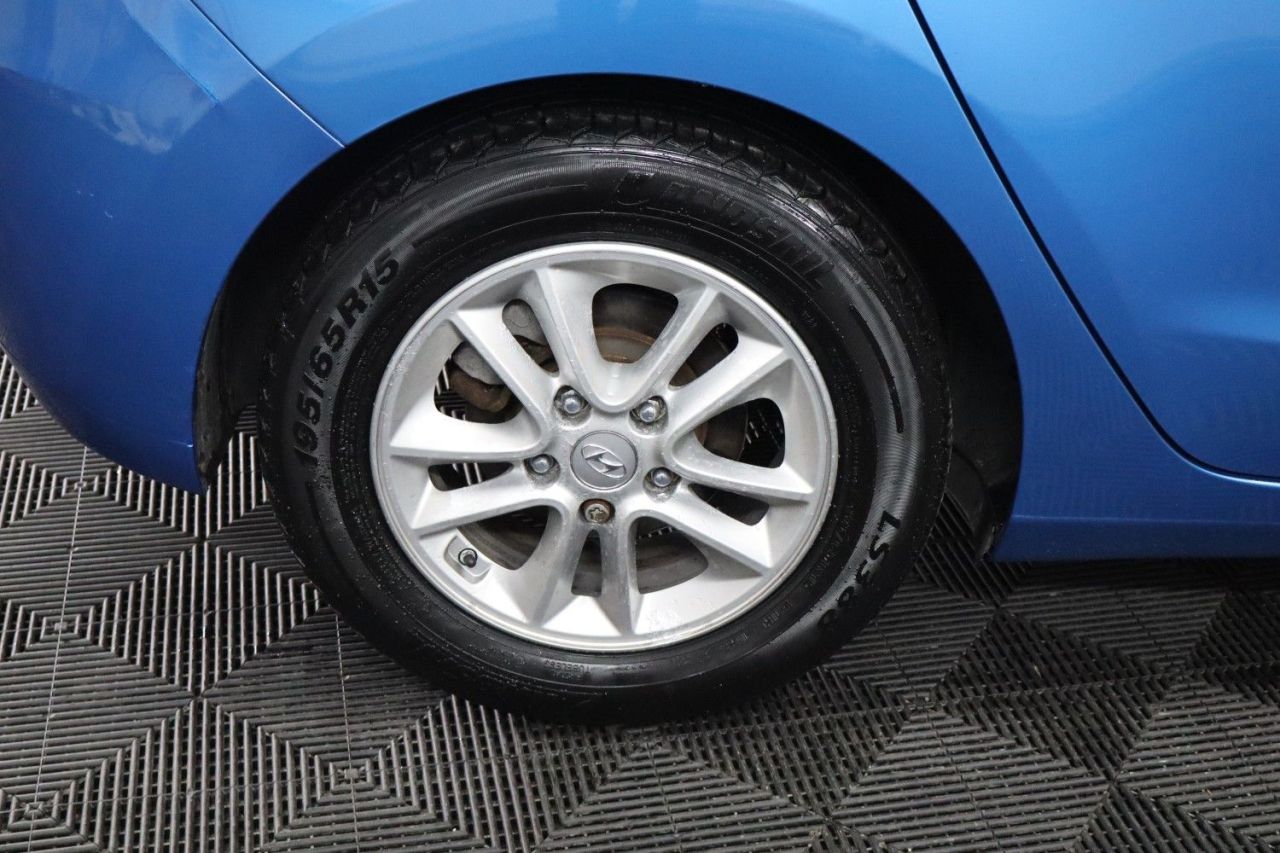 2016 HYUNDAI I30 1.6 CRDi Blue Drive SE Nav Hatchback 5dr Diesel Manual Euro 6 (s/s) (110 ps - vehicle photo 18 for sale on PureCar