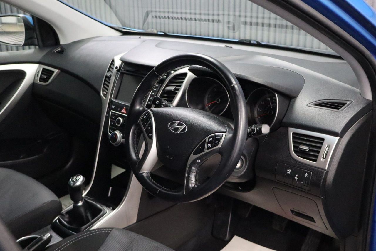 2016 HYUNDAI I30 1.6 CRDi Blue Drive SE Nav Hatchback 5dr Diesel Manual Euro 6 (s/s) (110 ps - vehicle photo 25 for sale on PureCar