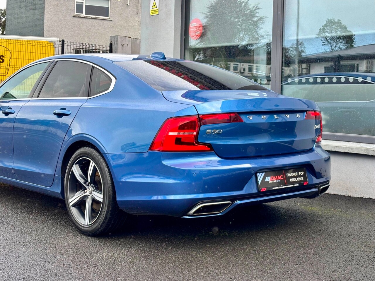 2017 VOLVO S90 2.0 D4 R-Design Saloon 4dr Diesel Auto Euro 6 (s/s) (190 ps) - vehicle photo 9 for sale on PureCar