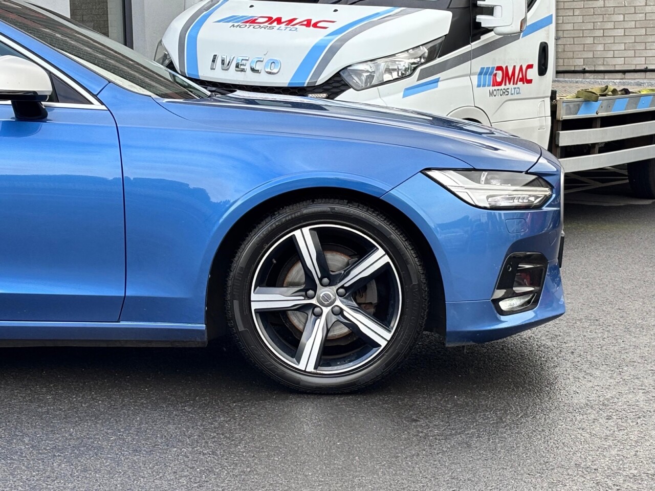 2017 VOLVO S90 2.0 D4 R-Design Saloon 4dr Diesel Auto Euro 6 (s/s) (190 ps) - vehicle photo 15 for sale on PureCar