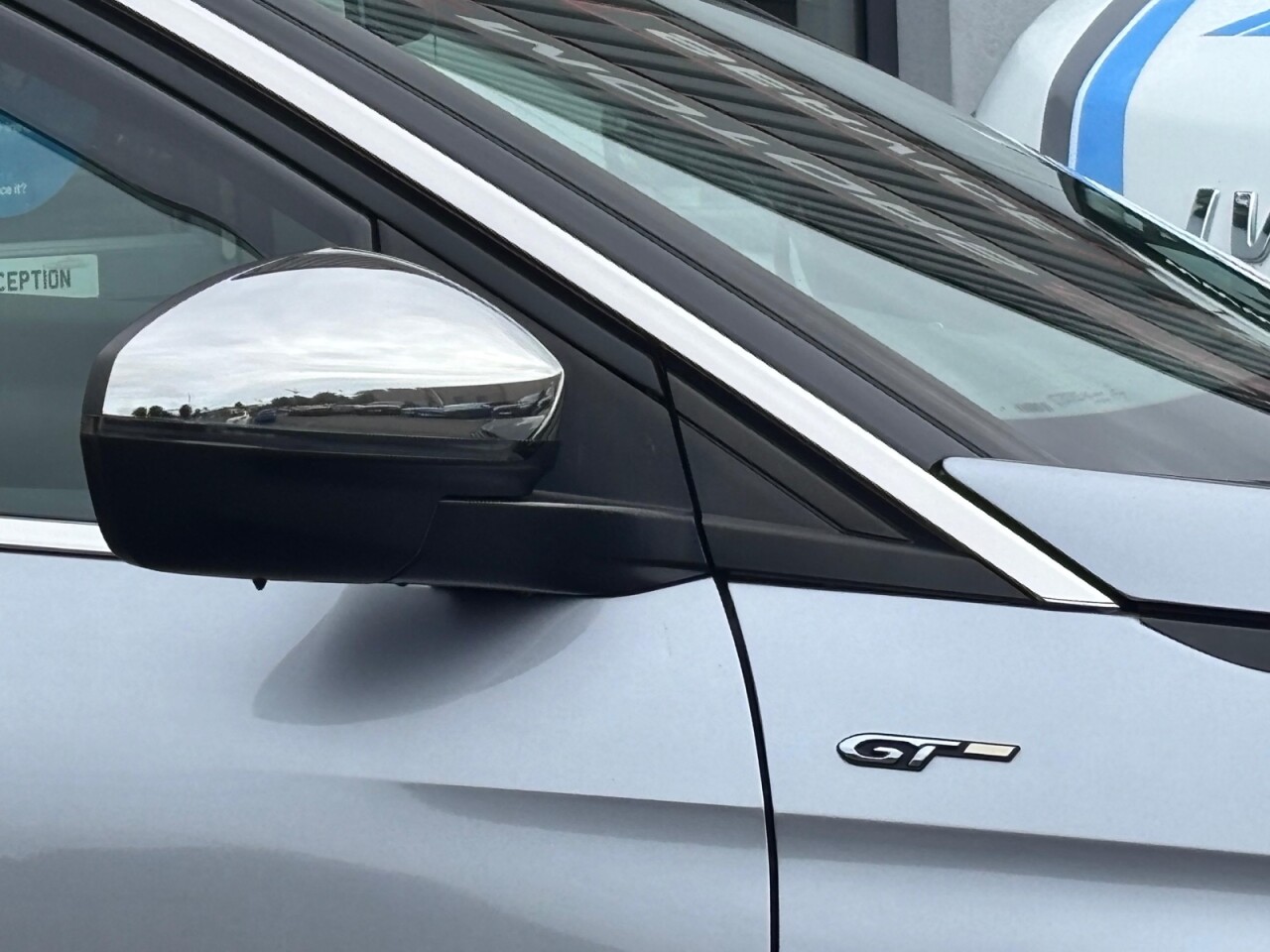 2019 PEUGEOT 2.0 BlueHDi GT SUV 5dr Diesel EAT Auto 6Spd Euro 6 (s/s) (180 ps) - vehicle photo 12 for sale on PureCar