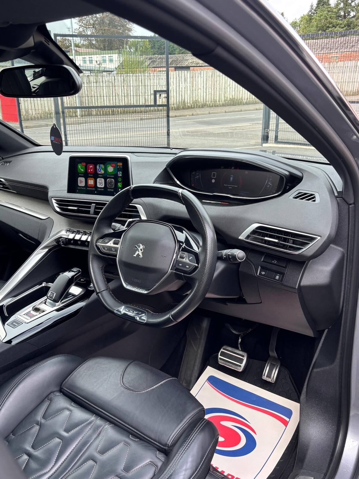 2019 PEUGEOT 2.0 BlueHDi GT SUV 5dr Diesel EAT Auto 6Spd Euro 6 (s/s) (180 ps) - vehicle photo 19 for sale on PureCar