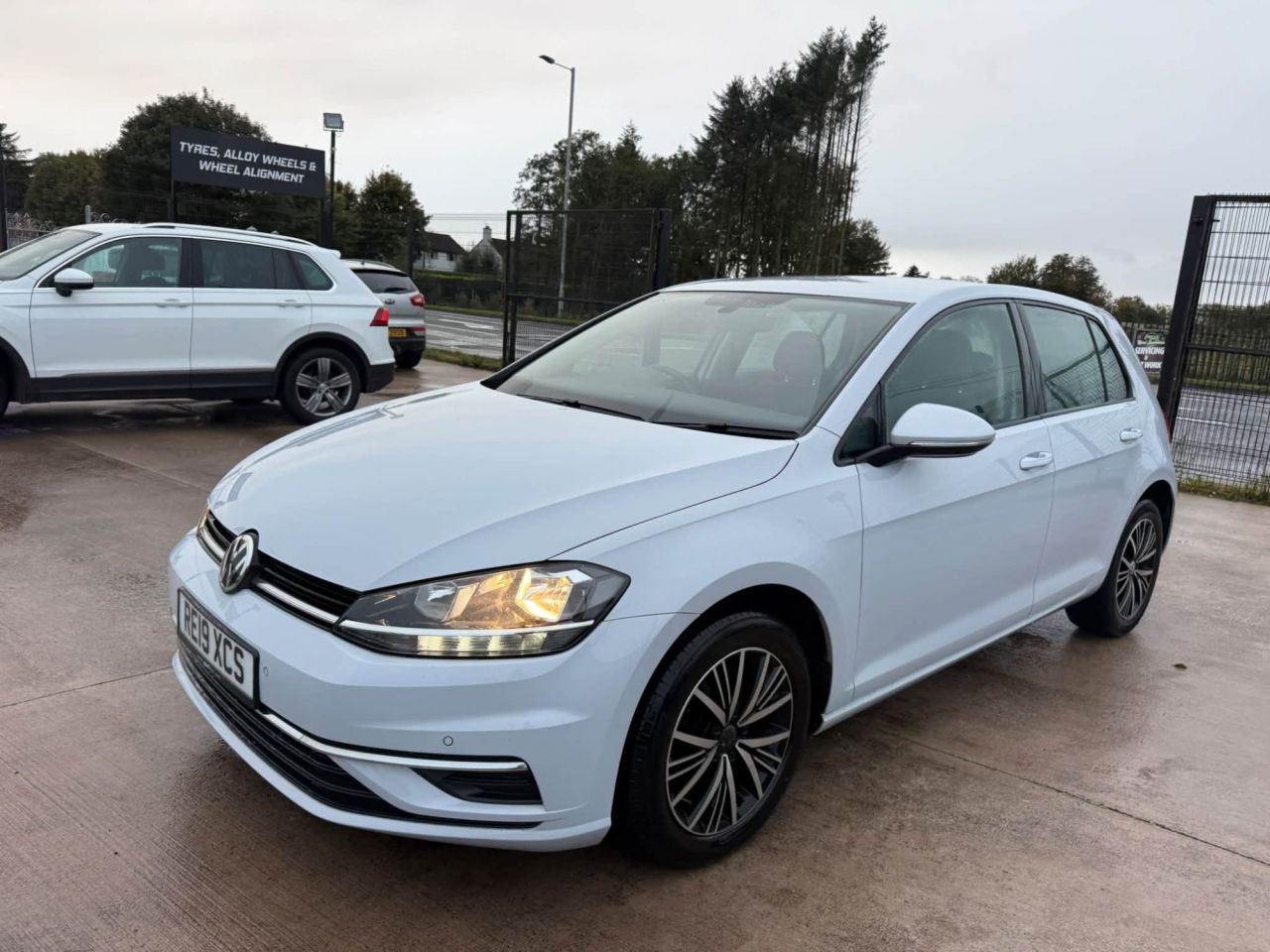 2019 VOLKSWAGEN GOLF 1.6 TDI SE Nav Hatchback 5dr Diesel Manual Euro 6 (s/s) (115 ps) - vehicle photo 5 for sale on PureCar
