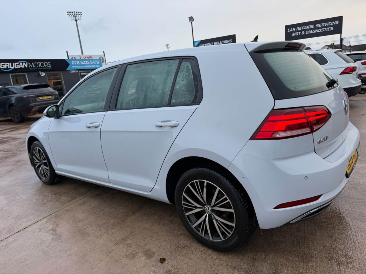 2019 VOLKSWAGEN GOLF 1.6 TDI SE Nav Hatchback 5dr Diesel Manual Euro 6 (s/s) (115 ps) - vehicle photo 4 for sale on PureCar