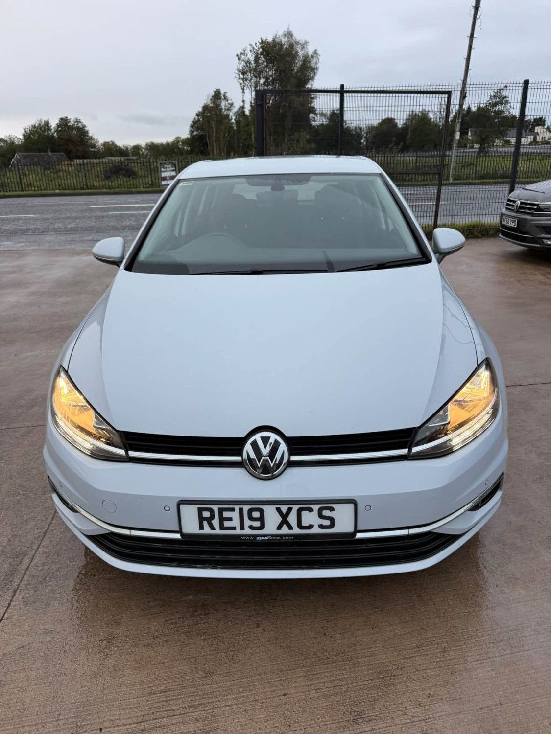 2019 VOLKSWAGEN GOLF 1.6 TDI SE Nav Hatchback 5dr Diesel Manual Euro 6 (s/s) (115 ps) - vehicle photo 6 for sale on PureCar