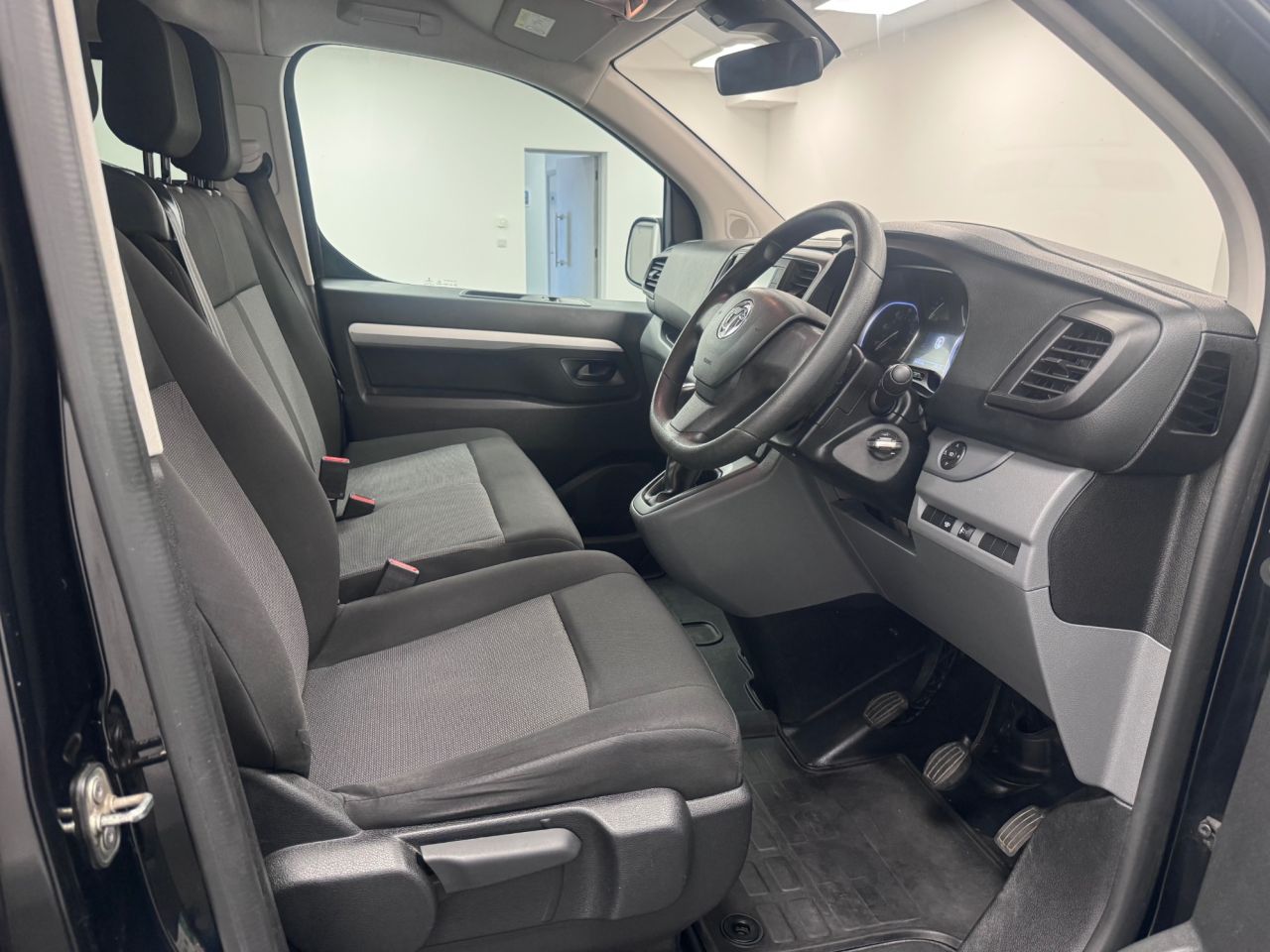 2021 VAUXHALL VIVARO 2.0 Turbo D 3100 Elite Crew Van Double Cab 5dr Diesel Manual L2 H1 Euro 6 ( - vehicle photo 15 for sale on PureCar