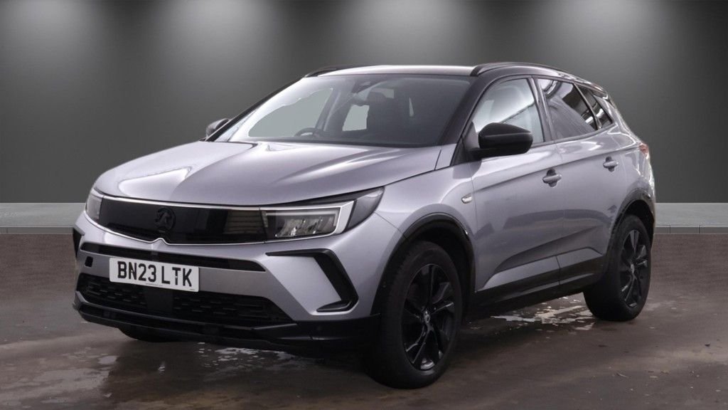2023 Vauxhall Grandland — image 2