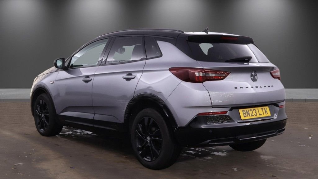 2023 Vauxhall Grandland — image 3