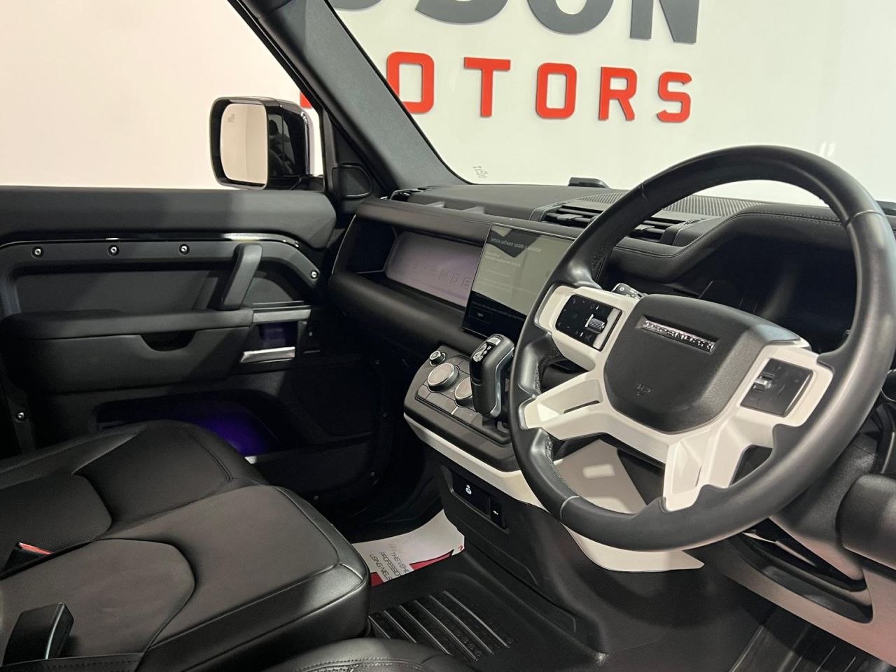 2025 LAND ROVER DEFENDER 90 3.0 D250 MHEV X-Dynamic SE Hard Top SUV 3dr Diesel Auto 4WD SWB Euro 6 (s/s - vehicle photo 9 for sale on PureCar