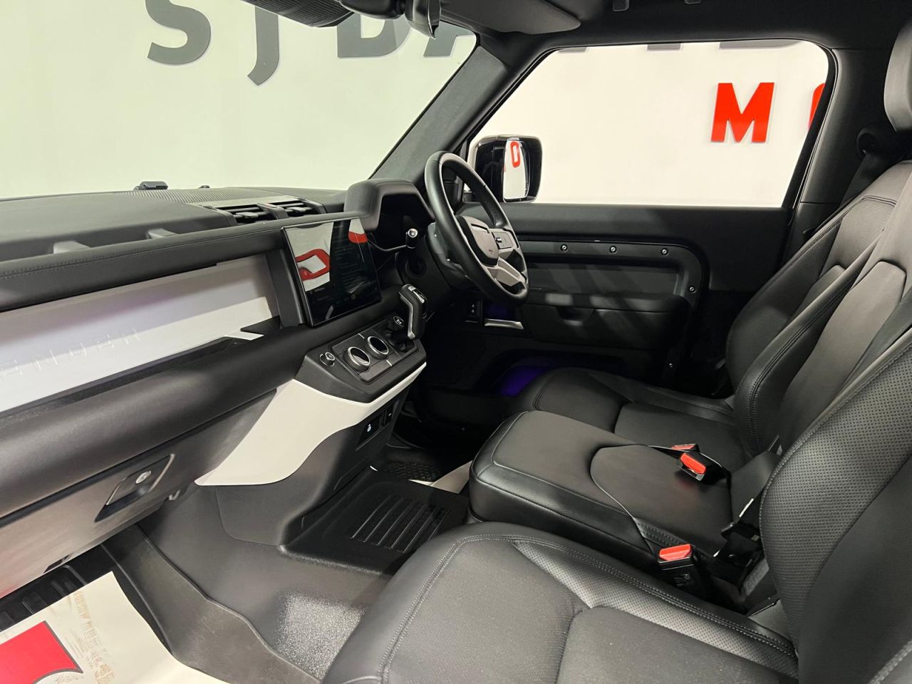 2025 LAND ROVER DEFENDER 90 3.0 D250 MHEV X-Dynamic SE Hard Top SUV 3dr Diesel Auto 4WD SWB Euro 6 (s/s - vehicle photo 3 for sale on PureCar