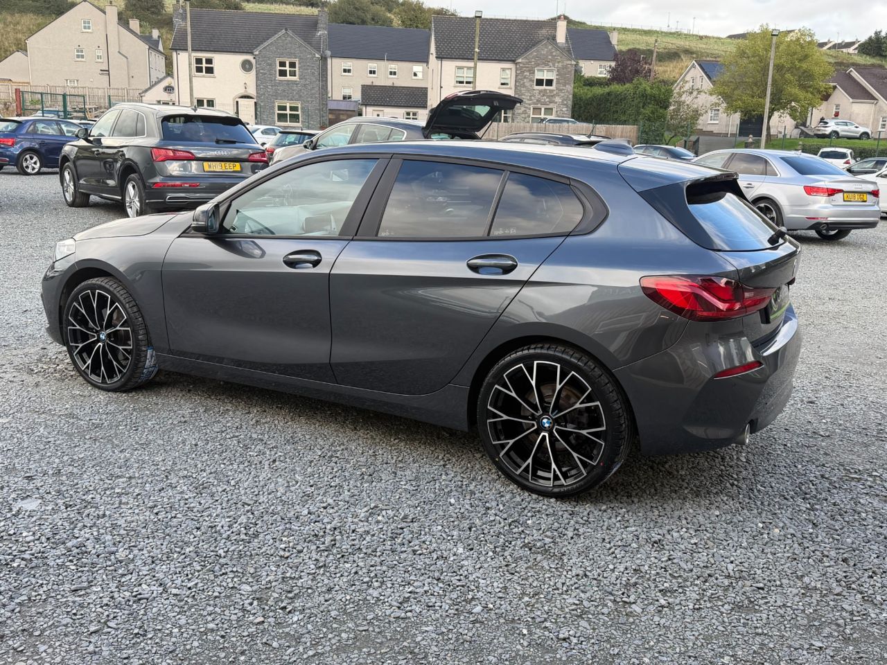 2019 BMW 1 SERIES 1.5 116d SE Hatchback 5dr Diesel DCT Euro 6 (s/s) (116 ps) - vehicle photo 4 for sale on PureCar