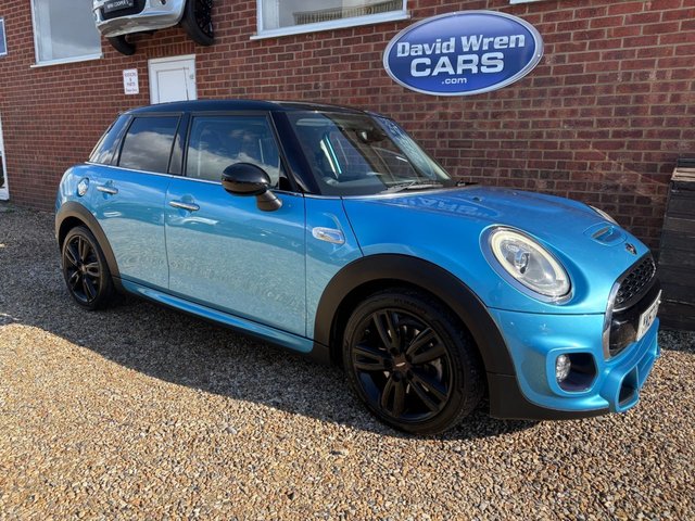 2017 MINI HATCH