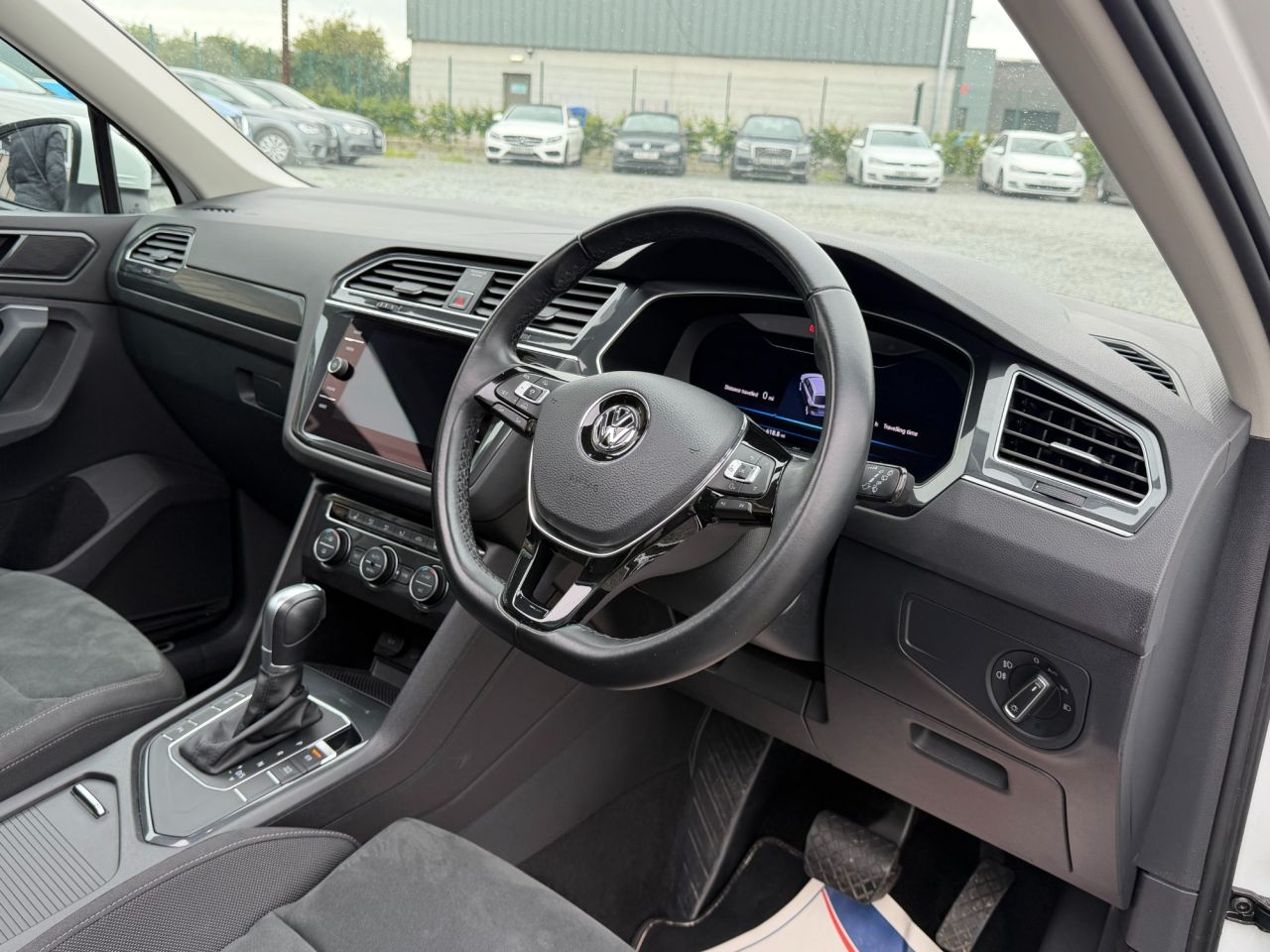 2018 VOLKSWAGEN TIGUAN 2.0 TDI SEL SUV 5dr Diesel DSG Euro 6 (s/s) (150 ps) - vehicle photo 12 for sale on PureCar