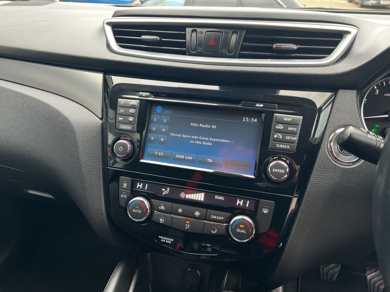 2017 NISSAN QASHQAI 1.2 DIG-T N-Connecta SUV 5dr Petrol Manual Euro 6 (s/s) (115 ps) - vehicle photo 9 for sale on PureCar