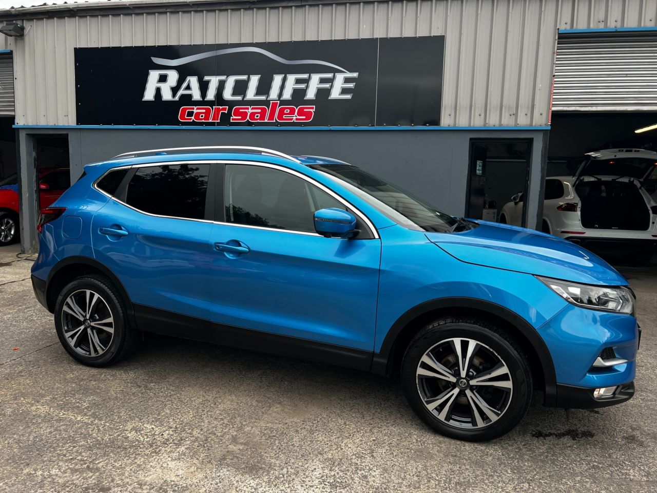 2017 NISSAN QASHQAI 1.2 DIG-T N-Connecta SUV 5dr Petrol Manual Euro 6 (s/s) (115 ps) - vehicle photo 2 for sale on PureCar