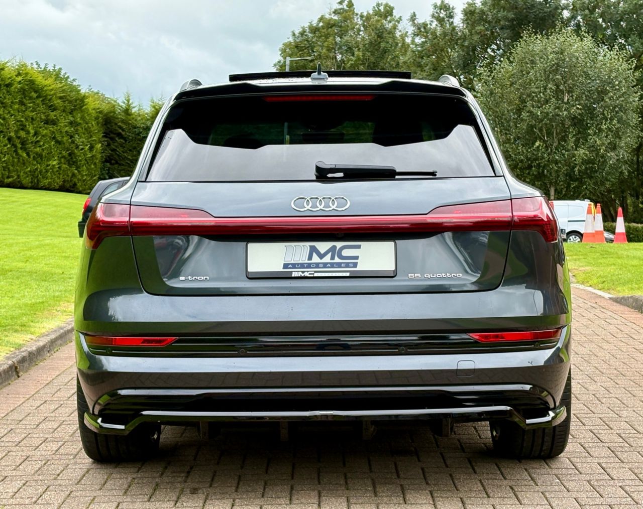 2020 AUDI E-TRON 55 Launch Edition SUV 5dr Electric Auto quattro 95kWh (408 ps) - vehicle photo 9 for sale on PureCar