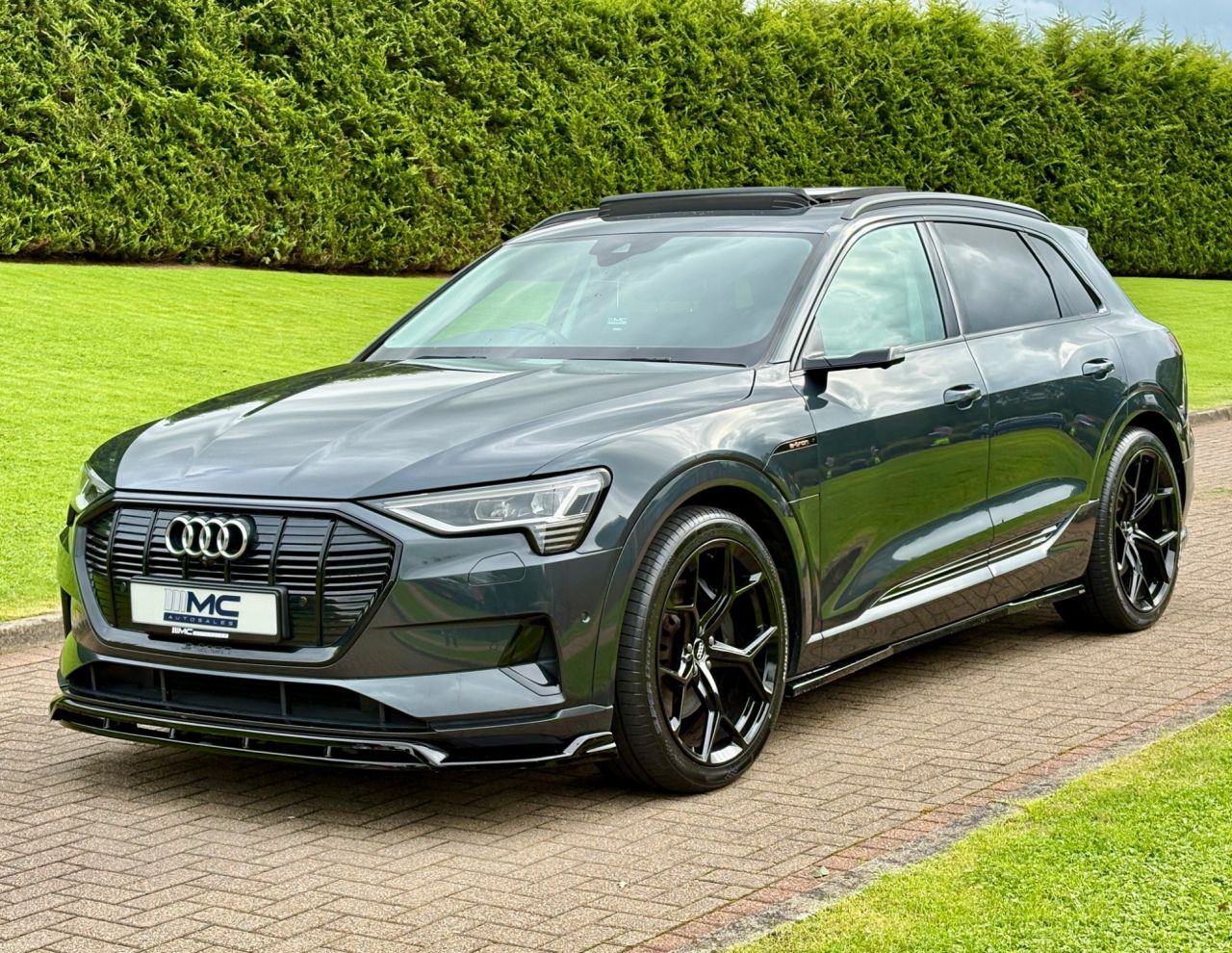 2020 AUDI E-TRON 55 Launch Edition SUV 5dr Electric Auto quattro 95kWh (408 ps) - vehicle photo 2 for sale on PureCar
