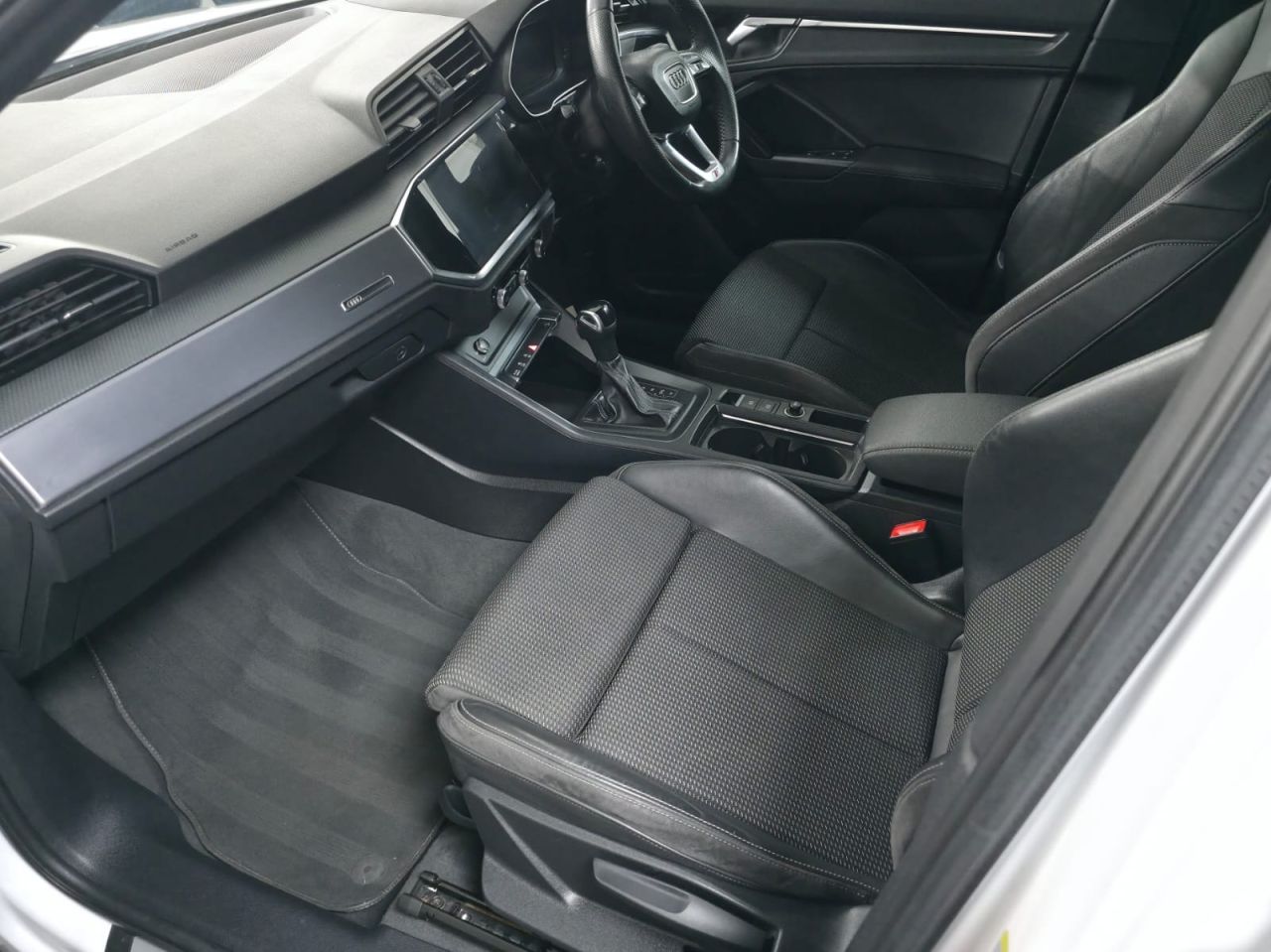 2020 AUDI Q3 2.0 TDI 35 S line SUV 5dr Diesel S Tronic Euro 6 (s/s) (150 ps) Spacious Bo - vehicle photo 11 for sale on PureCar