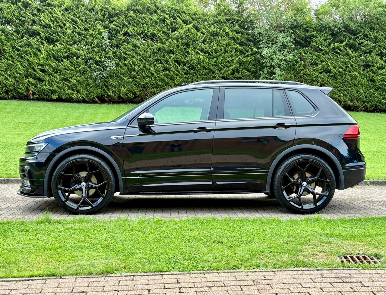 2018 VOLKSWAGEN TIGUAN 2.0 TDI R-Line SUV 5dr Diesel Manual Euro 6 (s/s) (150 ps) - vehicle photo 8 for sale on PureCar
