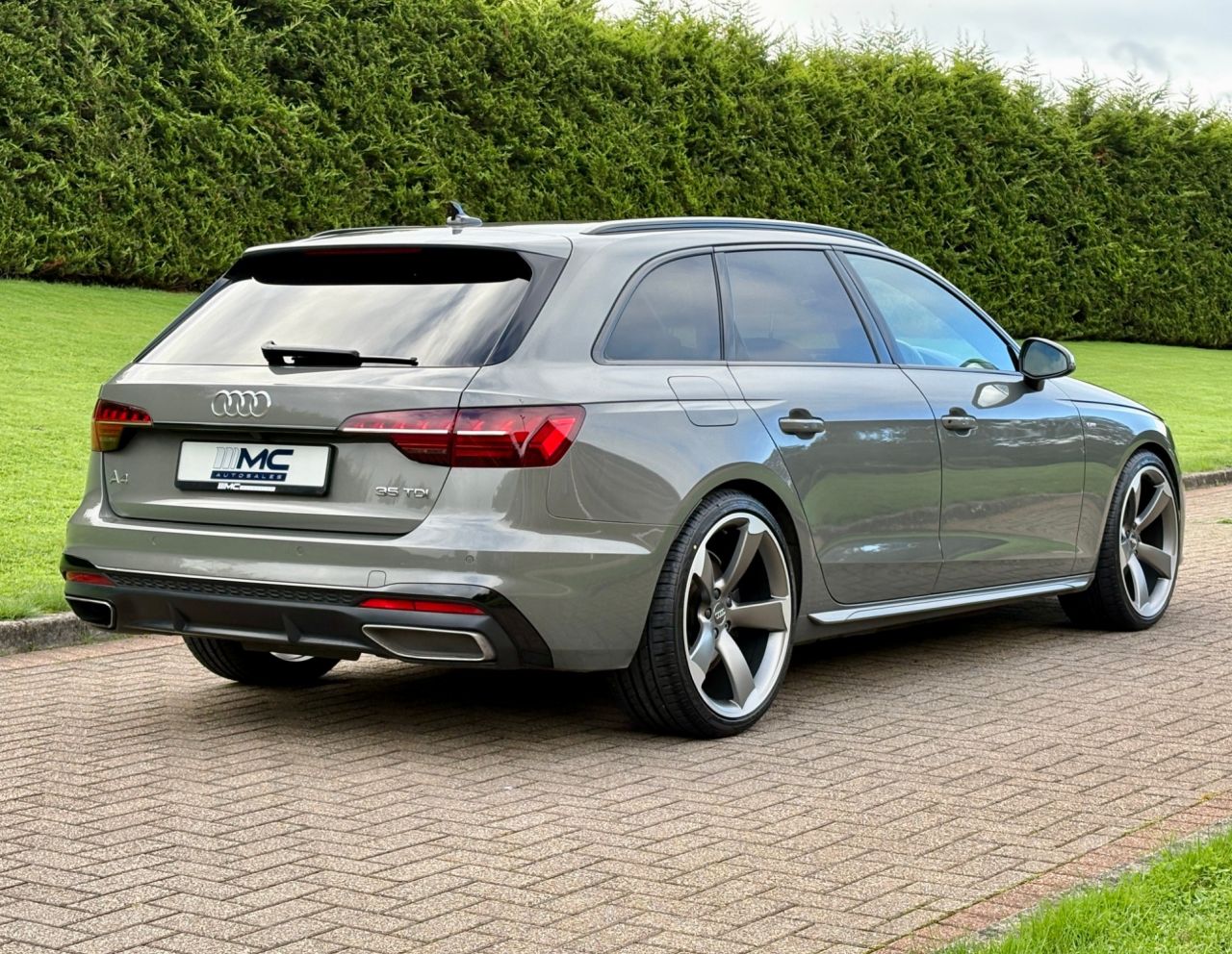 2023 AUDI A4 AVANT S Line - vehicle photo 3 for sale on PureCar