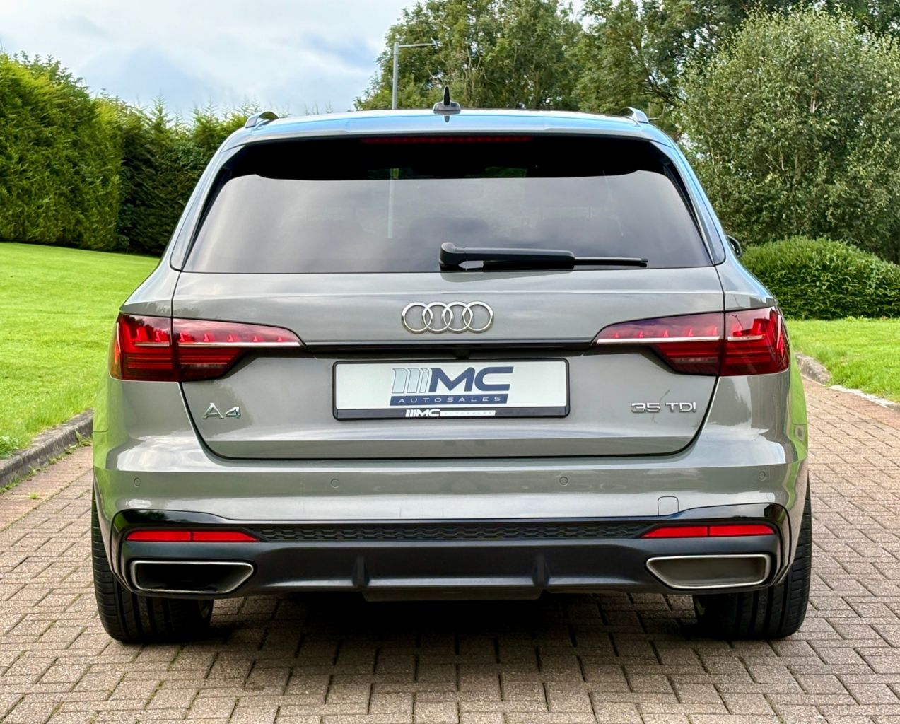 2023 AUDI A4 AVANT S Line - vehicle photo 9 for sale on PureCar