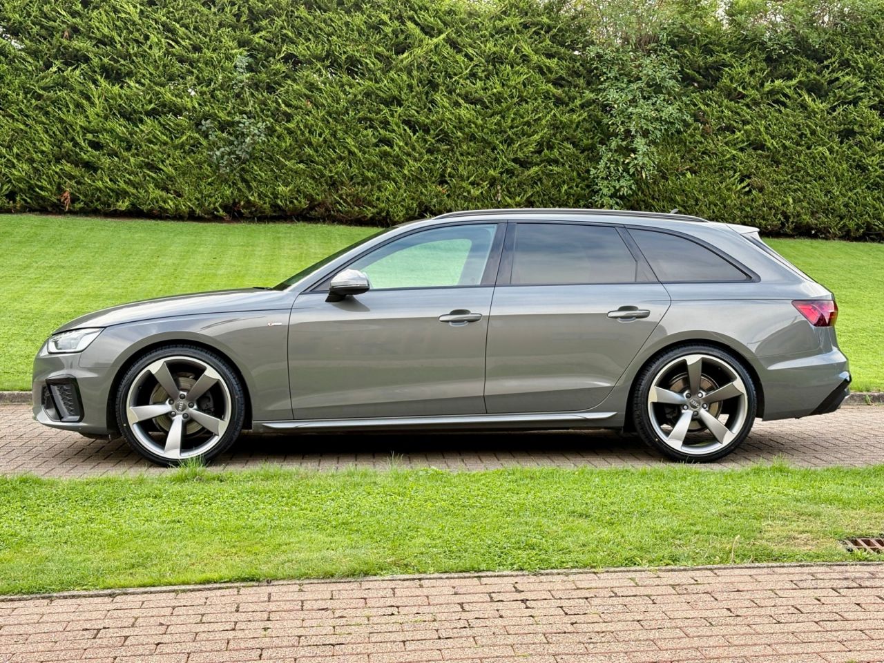2023 AUDI A4 AVANT S Line - vehicle photo 8 for sale on PureCar