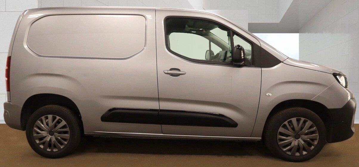 2024 PEUGEOT PARTNER 1.5 BlueHDi 1000 Asphalt Standard Panel Van 5dr Diesel EAT8 SWB Euro 6 (s/s - vehicle photo 3 for sale on PureCar
