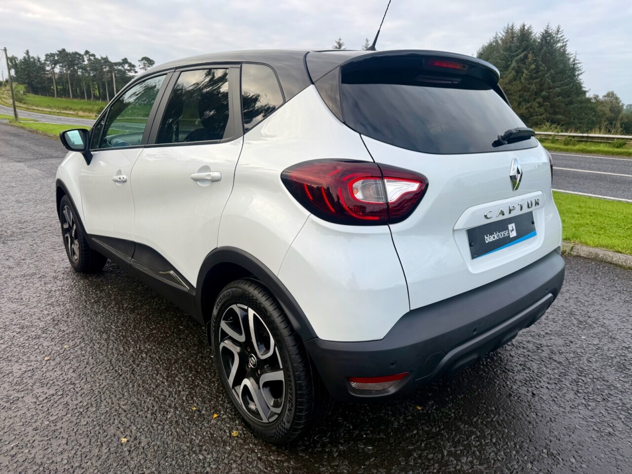 2019 RENAULT CAPTUR 1.3 TCe ENERGY Iconic SUV 5dr Petrol Manual (LOW MILES) - vehicle photo 6 for sale on PureCar