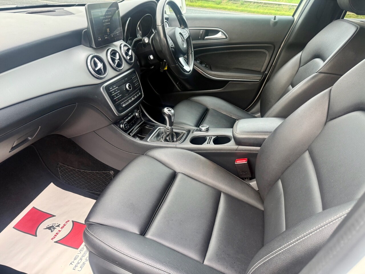 2017 MERCEDES GLA 2.1 GLA200d Sport (Executive) SUV Diesel (LOW MILES) - vehicle photo 7 for sale on PureCar